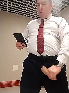 BigCristh79 online show from December 5, 2025, 4:00 am