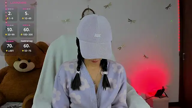 princessluna 19 online show from September 18, 2025, 8:34 pm