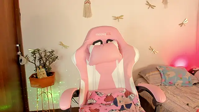 princessluna 19 online show from July 25, 2026, 8:59 pm
