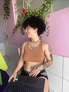 CamillyBlum online show from September 12, 2025, 3:23 pm