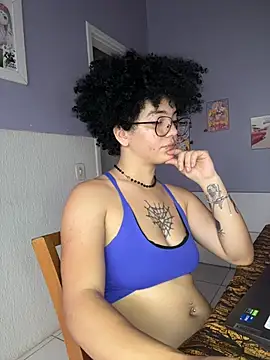 CamillyBlum online show from October 18, 2025, 10:01 pm