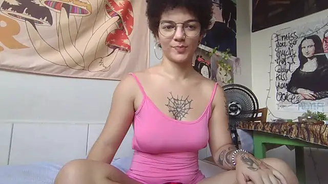 CamillyBlum online show from April 21, 2026, 4:13 pm