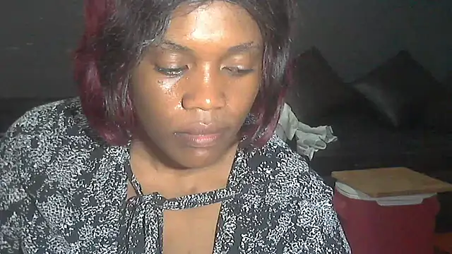 sexythae32 online show from November 16, 2025, 2:00 pm