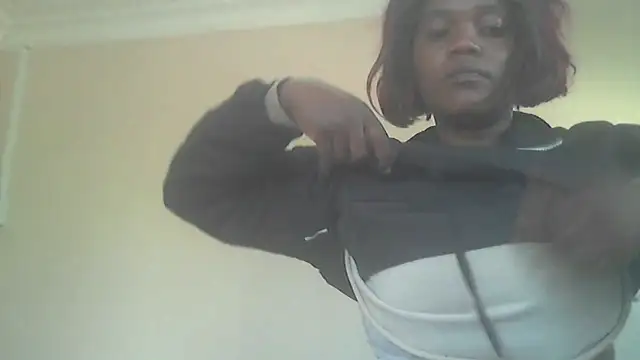 sexythae32 online show from November 12, 2025, 6:06 am