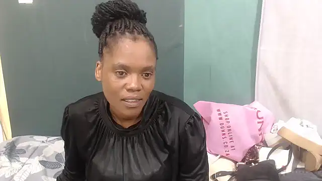 sexythae32 online show from March 6, 2026, 7:03 am