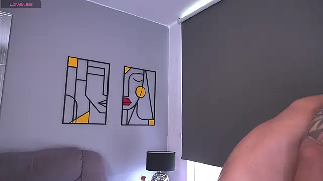 tyler muscle1 online show from November 21, 2025, 5:56 pm