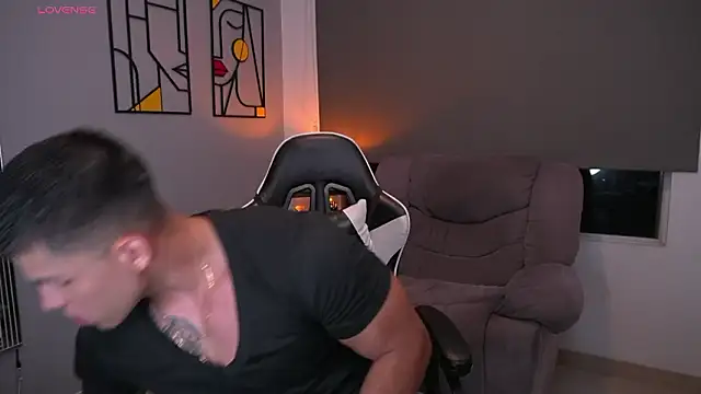 tyler muscle1 online show from February 28, 2026, 2:33 am