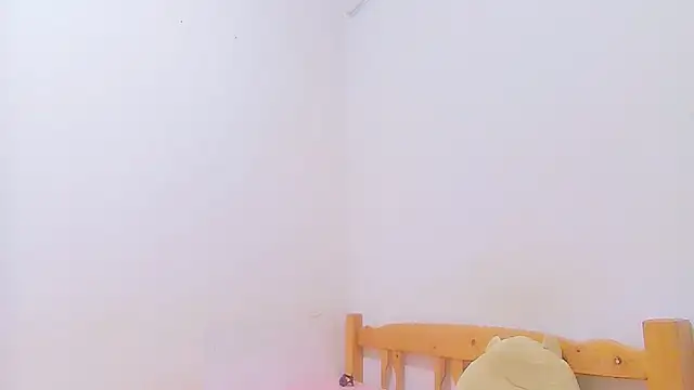 yueeraijj88 online show from September 9, 2025, 11:41 am