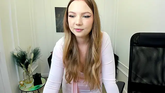 Snapshot of MariaRobinsone chatting on June 19, 2026, 11:38 am MariaRobinsone online show from June 19, 2026, 11:38 am