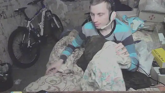 makarov1993 online show from October 8, 2025, 6:41 pm