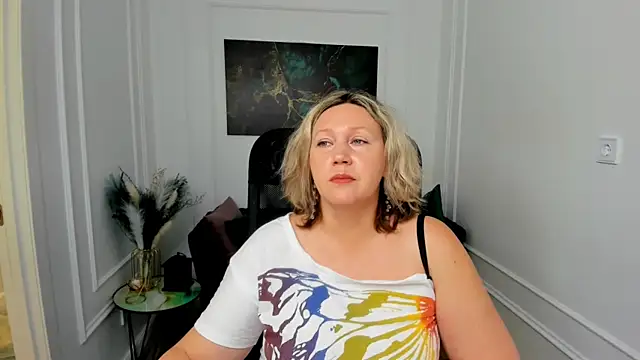 NinaStarle online show from June 15, 2026, 4:12 am