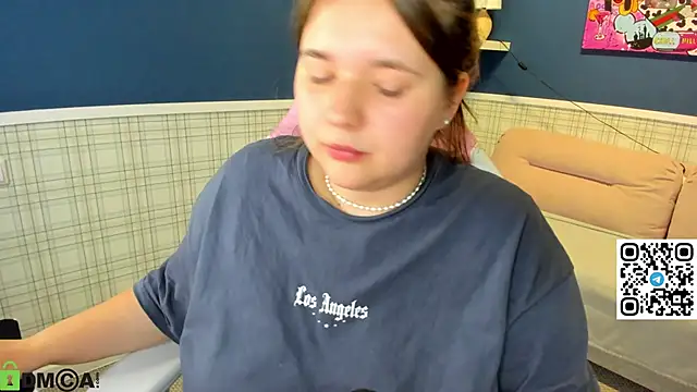 Chloee White online show from September 14, 2025, 8:15 am