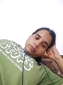 Snapshot of JHILMIL chatting on September 24, 2025, 5:41 pm JHILMIL online show from September 24, 2025, 5:41 pm