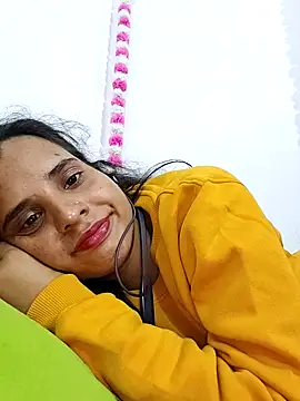 Snapshot of JHILMIL chatting on November 19, 2025, 5:57 pm JHILMIL online show from November 19, 2025, 5:57 pm