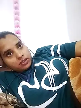 Snapshot of JHILMIL chatting on November 6, 2025, 4:33 pm JHILMIL online show from November 6, 2025, 4:33 pm