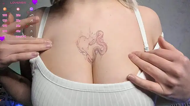 girlllsooft online show from February 1, 2026, 1:04 am