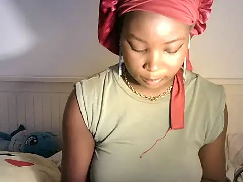zoe215 online show from June 27, 2026, 12:44 pm