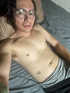 Snapshot of long_nigth chatting on June 26, 2026, 10:48 pm long nigth online show from June 26, 2026, 10:48 pm