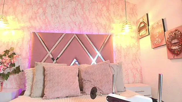 Aliice1  online show from November 15, 2025, 9:30 pm