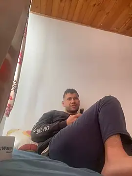 Snapshot of Michaell_Spinelly chatting on February 14, 2026, 1:44 pm Michaell Spinelly online show from February 14, 2026, 1:44 pm