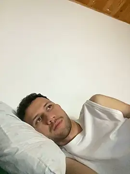 Michaell Spinelly online show from October 2, 2025, 1:53 am