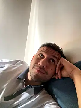 Michaell Spinelly online show from October 5, 2025, 2:19 pm