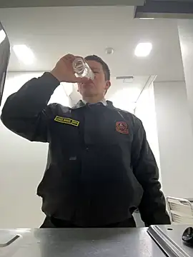 Manu0586 online show from January 14, 2026, 8:07 am