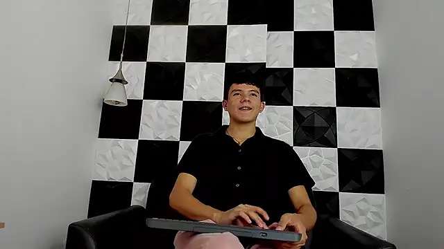 AndyFame1 online show from December 5, 2025, 7:01 pm