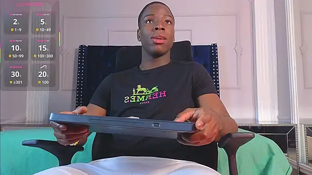 CharlesBrown  online show from October 2, 2025, 12:52 pm