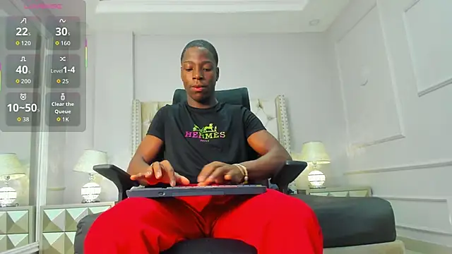 CharlesBrown  online show from September 18, 2025, 1:47 pm