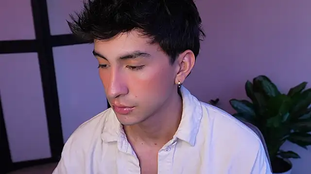 sweettaaron01 online show from June 7, 2026, 10:26 pm