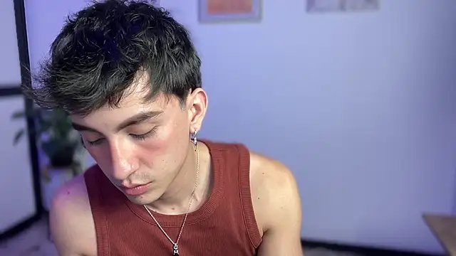 sweettaaron01 online show from May 19, 2026, 12:59 am