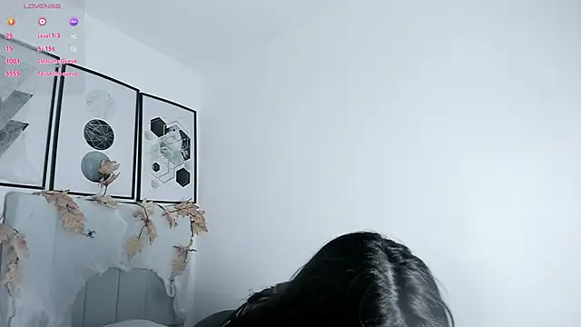 hinazuru online show from October 22, 2025, 7:02 pm