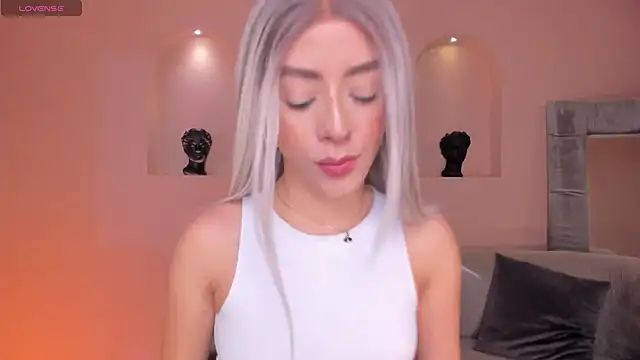 IsabellaMoreau online show from February 26, 2026, 7:47 pm