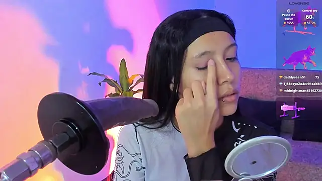 alicemoon   online show from December 3, 2025, 10:14 am