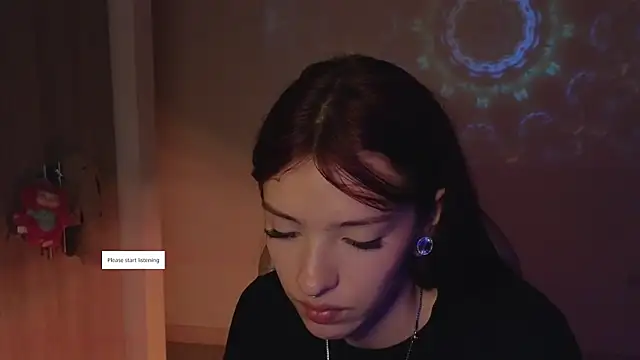 Moonlightt 21 online show from February 13, 2026, 4:12 am