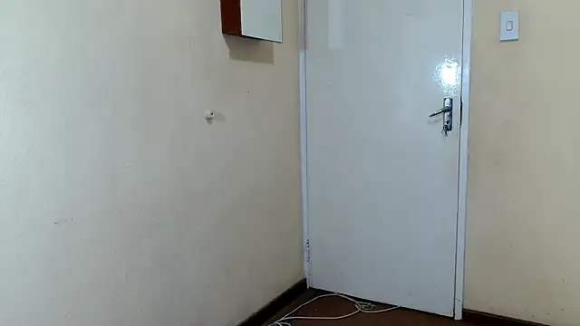 Snapshot of HugeTitisxx chatting on March 9, 2026, 5:22 am HugeTitisxx online show from March 9, 2026, 5:22 am