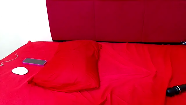 HugeTitisxx online show from November 15, 2025, 7:18 pm