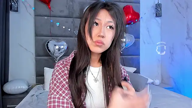 Nelly Kimm online show from February 27, 2026, 1:06 am