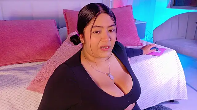 Leah Bensson online show from September 10, 2025, 2:49 pm