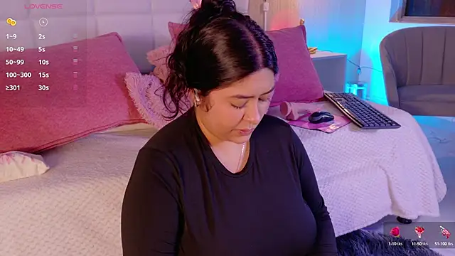 Leah Bensson online show from September 19, 2025, 3:27 pm