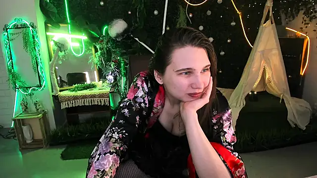 Snapshot of TessaMill chatting on February 15, 2026, 7:51 am TessaMill online show from February 15, 2026, 7:51 am