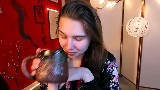 TessaMill online show from September 14, 2025, 5:19 am