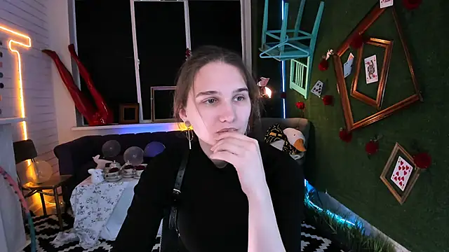 TessaMill online show from September 26, 2025, 5:36 am