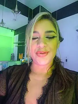 Snapshot of NicoleDiior chatting on May 22, 2026, 3:21 pm NicoleDiior online show from May 22, 2026, 3:21 pm
