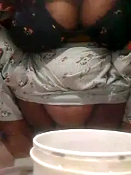 Dassing strip couple online show from June 9, 2026, 7:04 pm