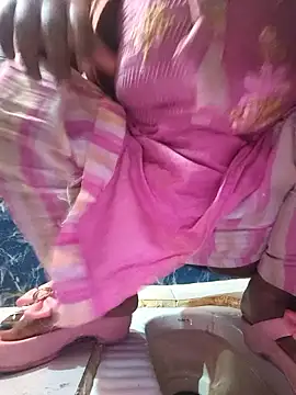 Dassing strip couple online show from January 17, 2026, 8:12 pm