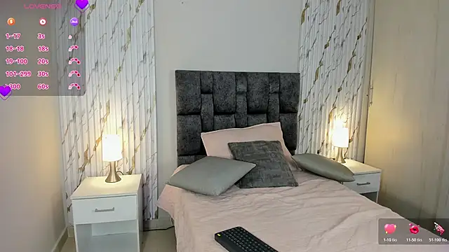 MissVioleet  online show from February 5, 2026, 5:42 pm