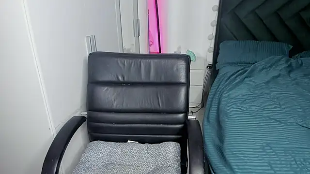 LovelyAria  online show from September 29, 2025, 7:41 pm