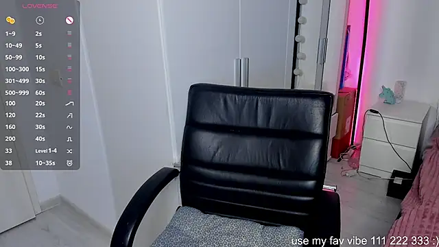 LovelyAria  online show from February 13, 2026, 8:42 pm